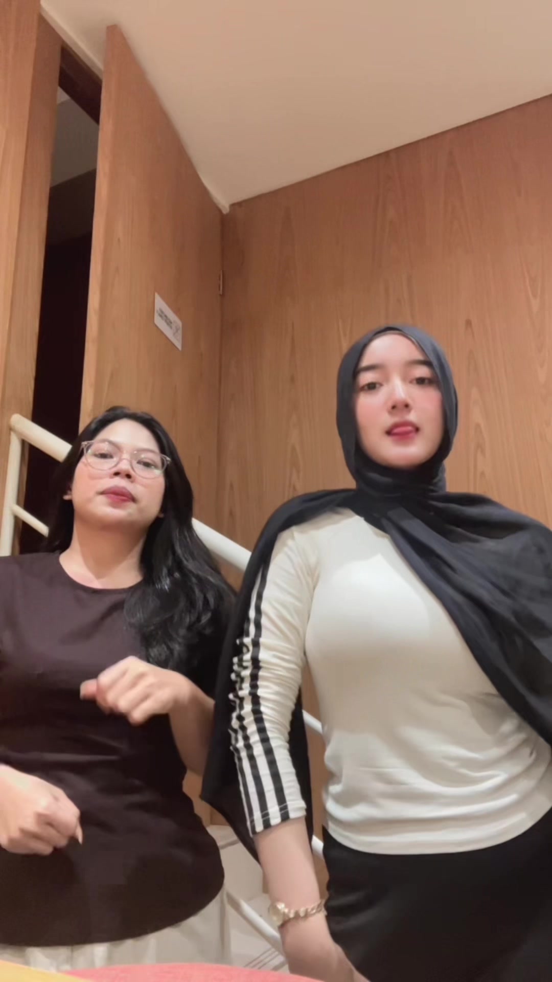 @zahraa