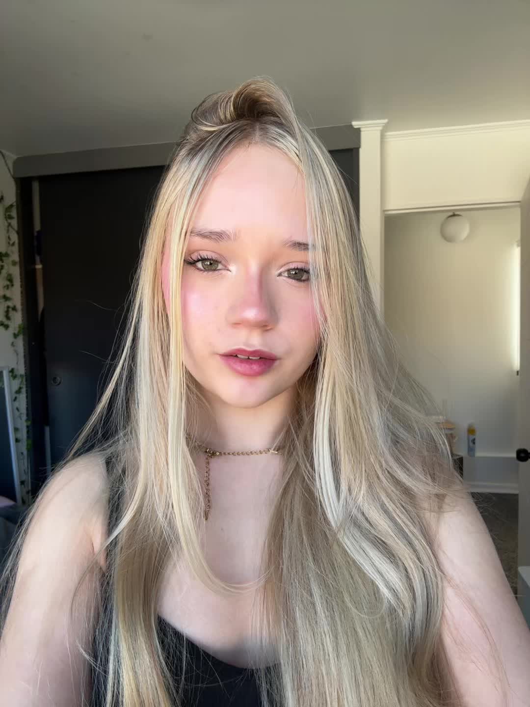 @𝒜𝑔𝓊𝓈𝓉𝒾𝓃𝒶 𝒫𝒶𝓏