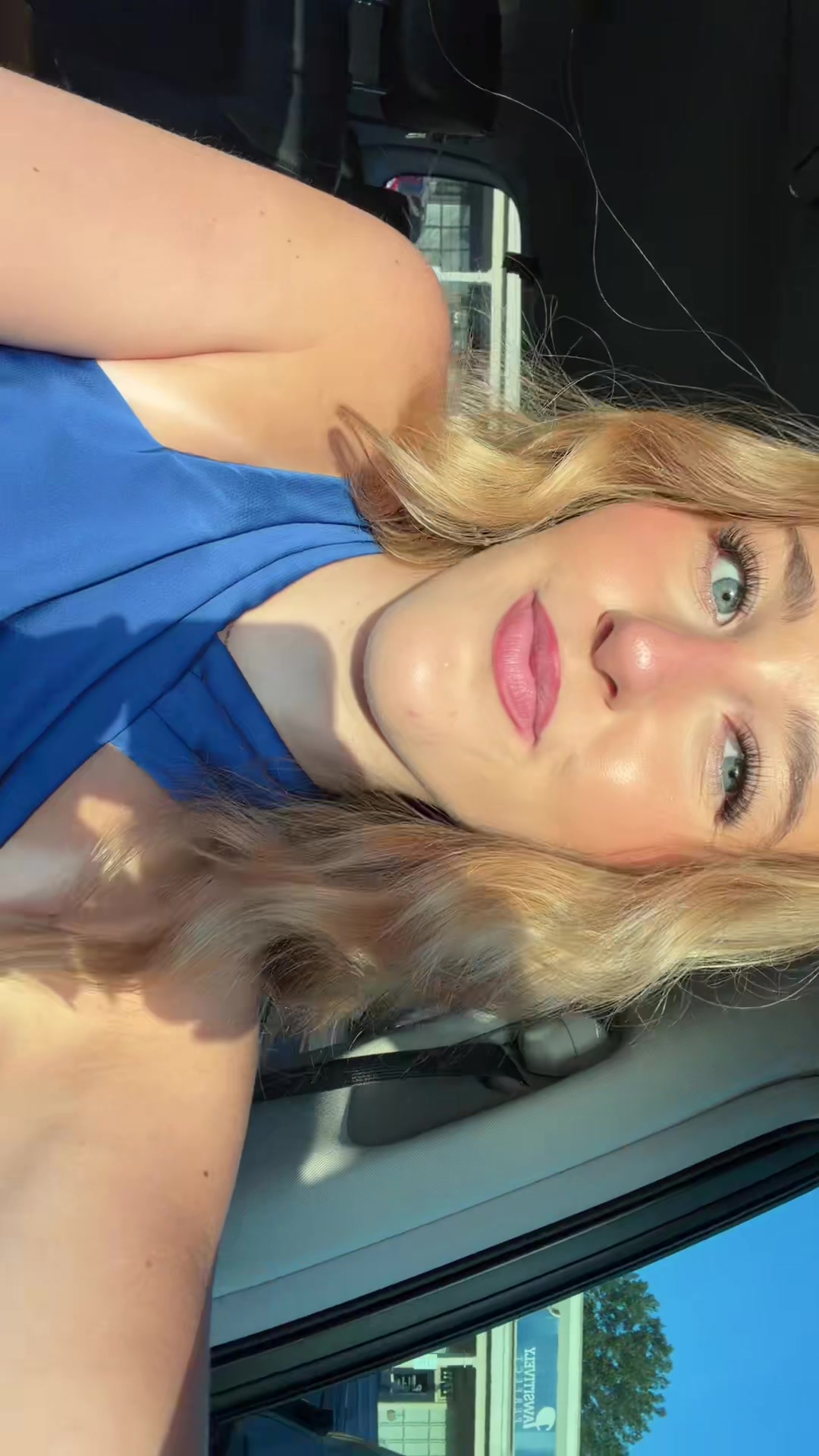 @️