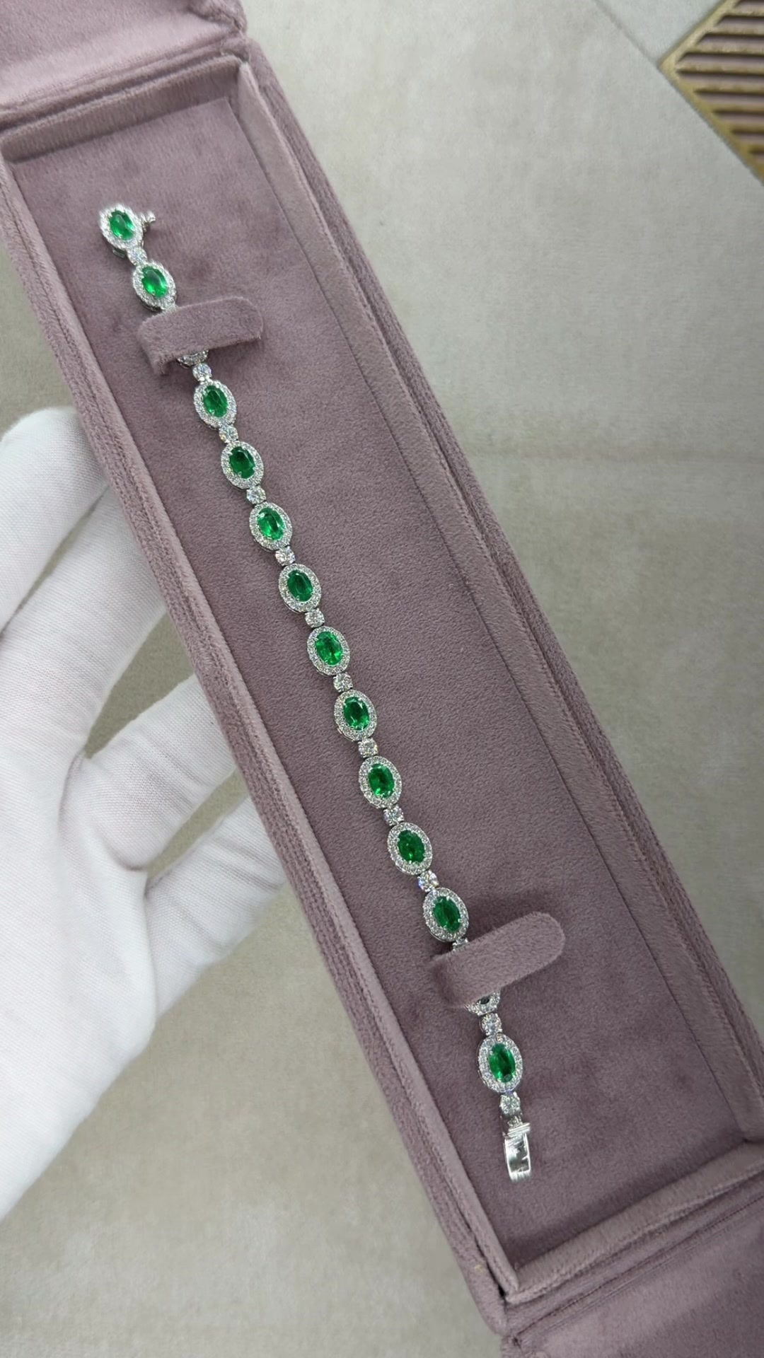 @JR Colombian Emerald