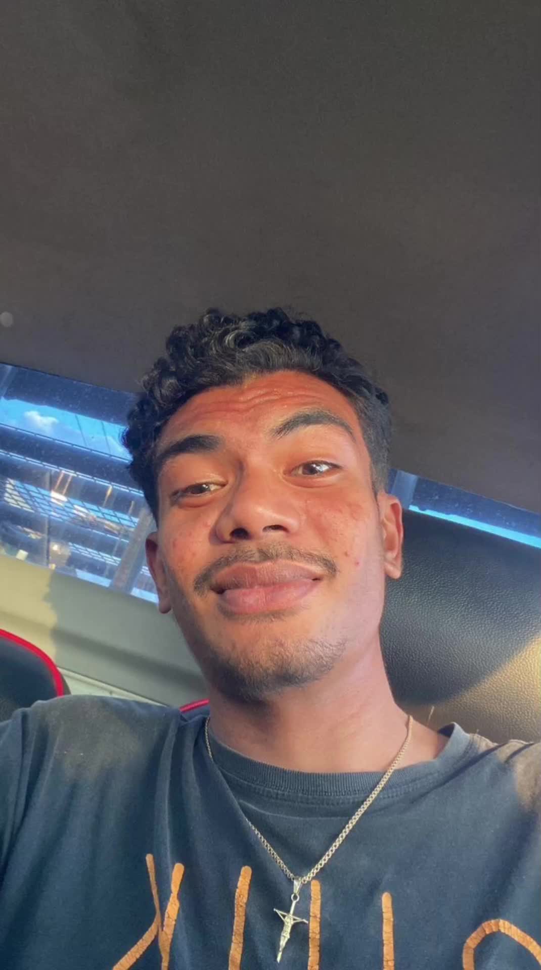 @🤟