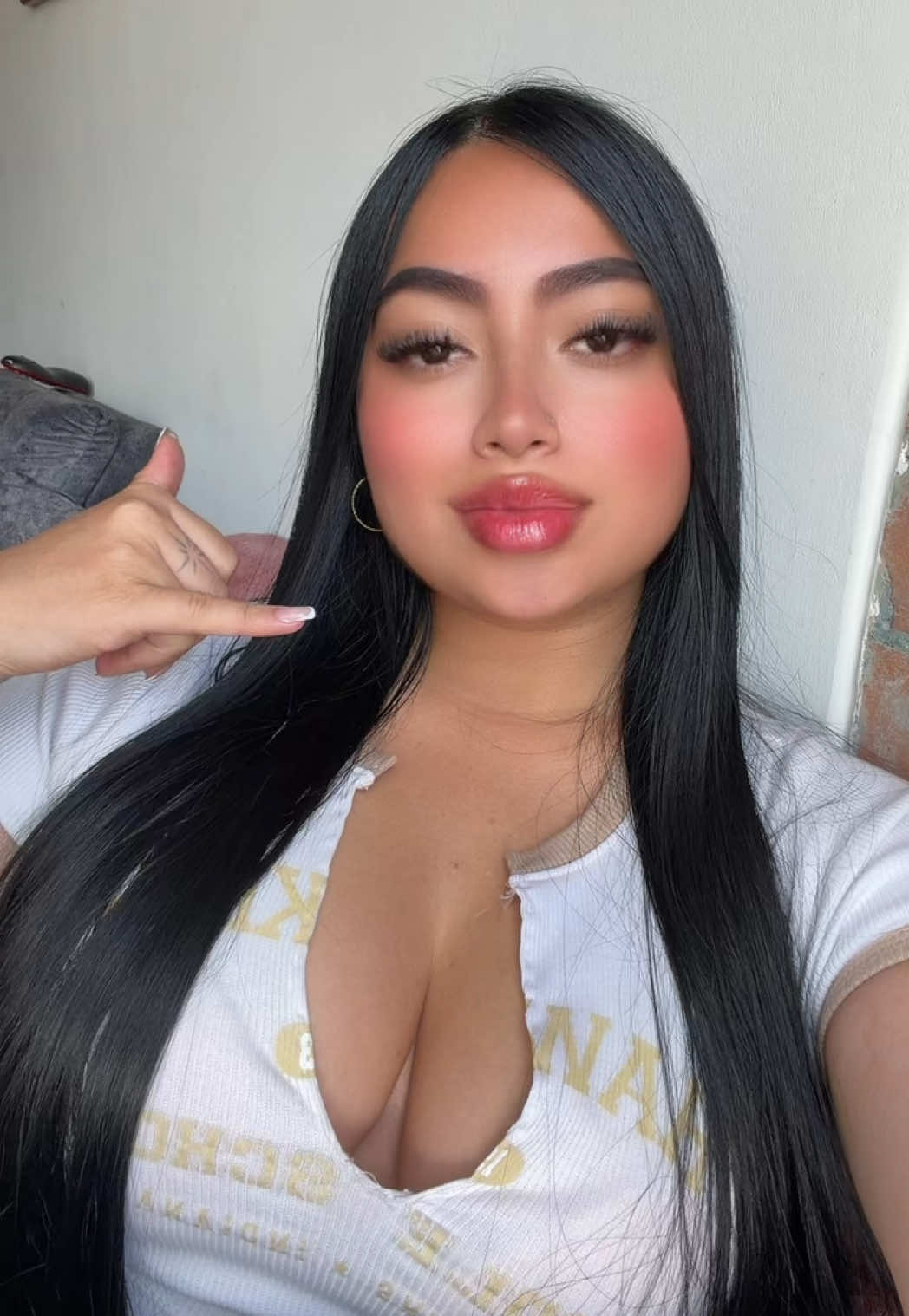 @VALENTINA♡.