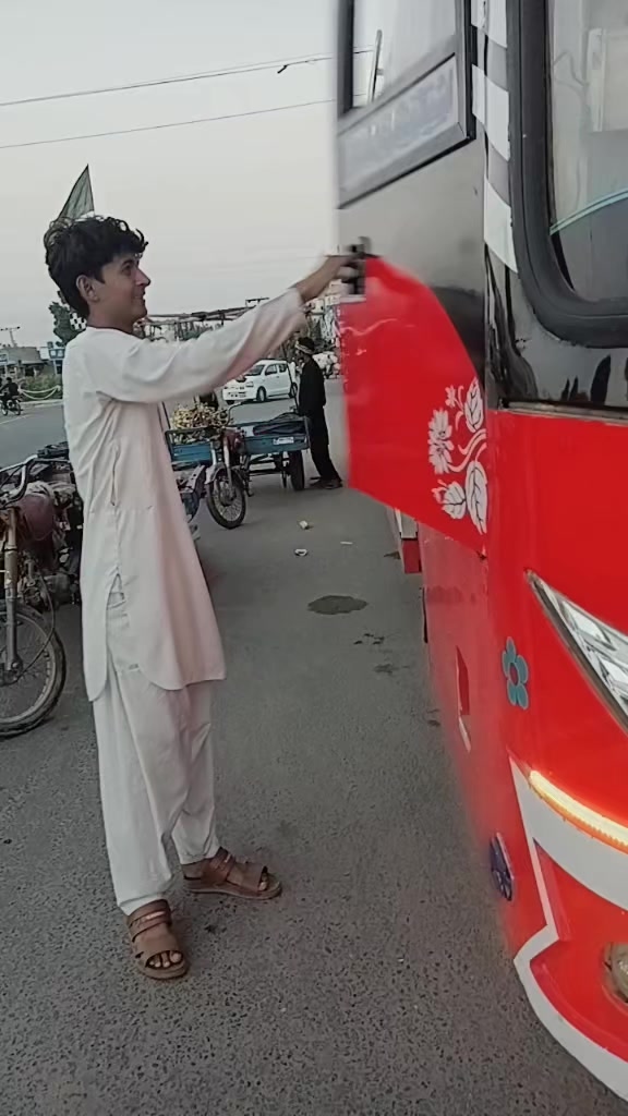 @BIlALKHAN 🇧🇹. 377. 🇧🇹