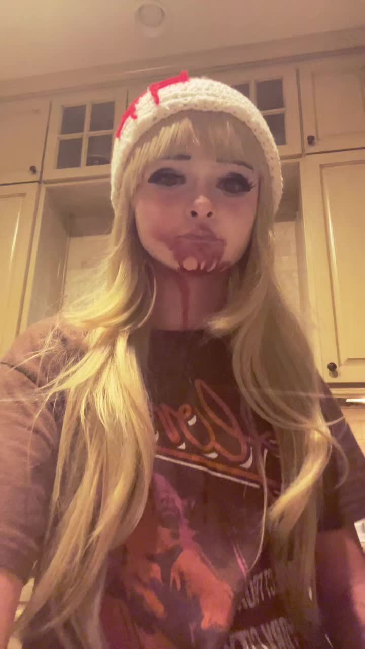 @Meggie 🔪🩸🍭