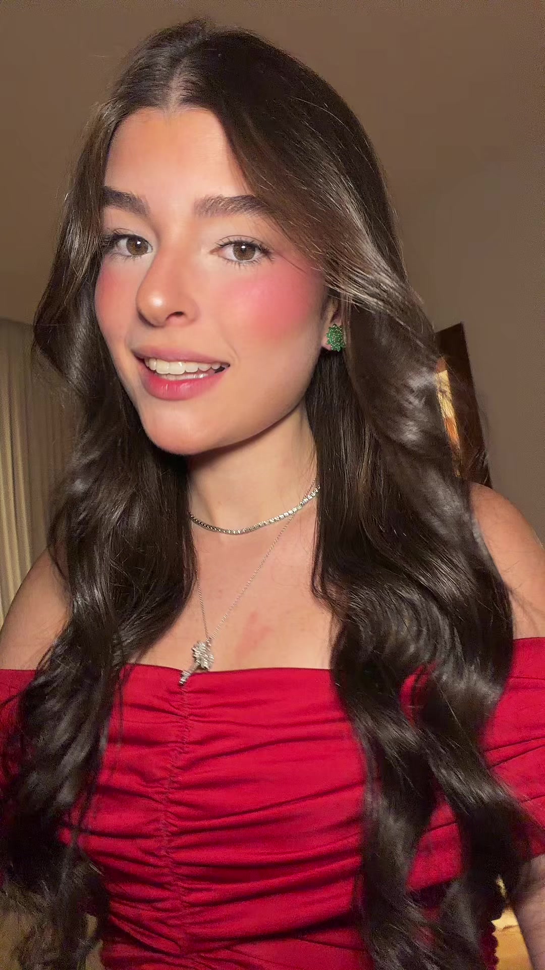 @:) laura
