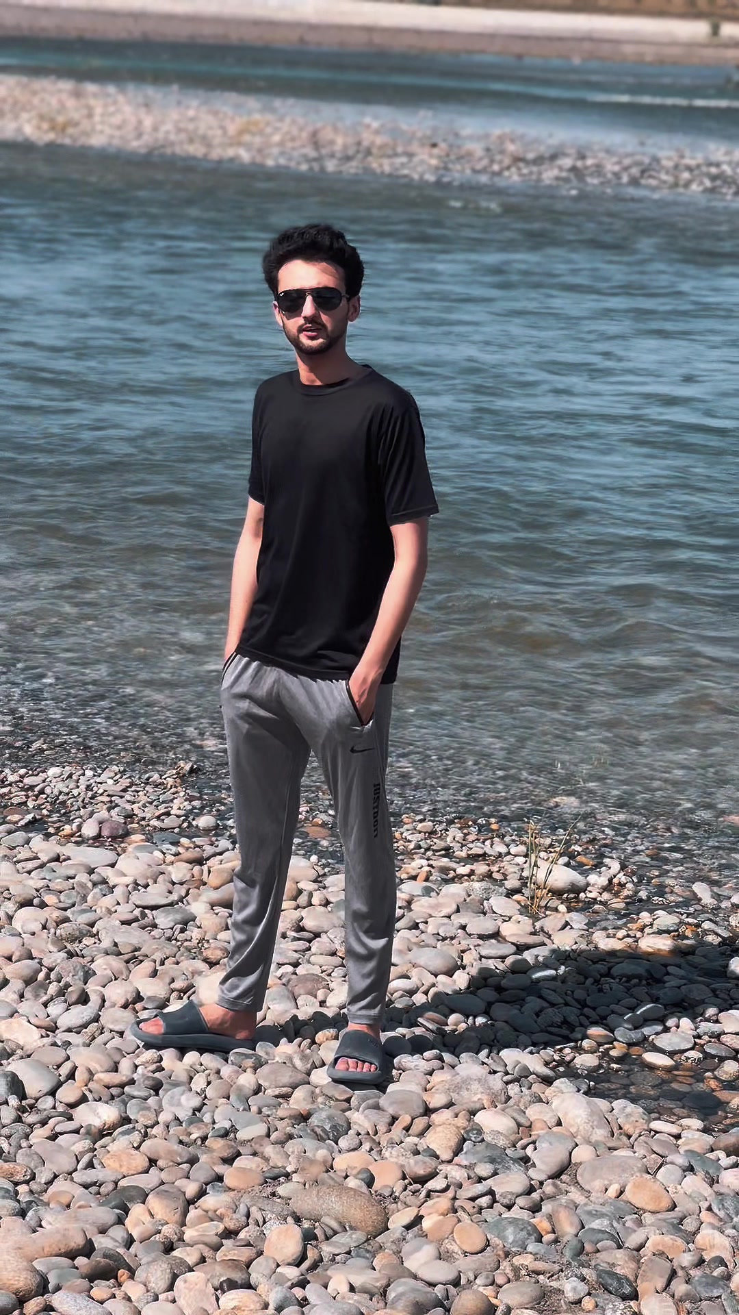 @𝑫𝒓 𝑭𝒂𝒉𝒂𝒅 𝑹𝒊𝒂𝒛🩺