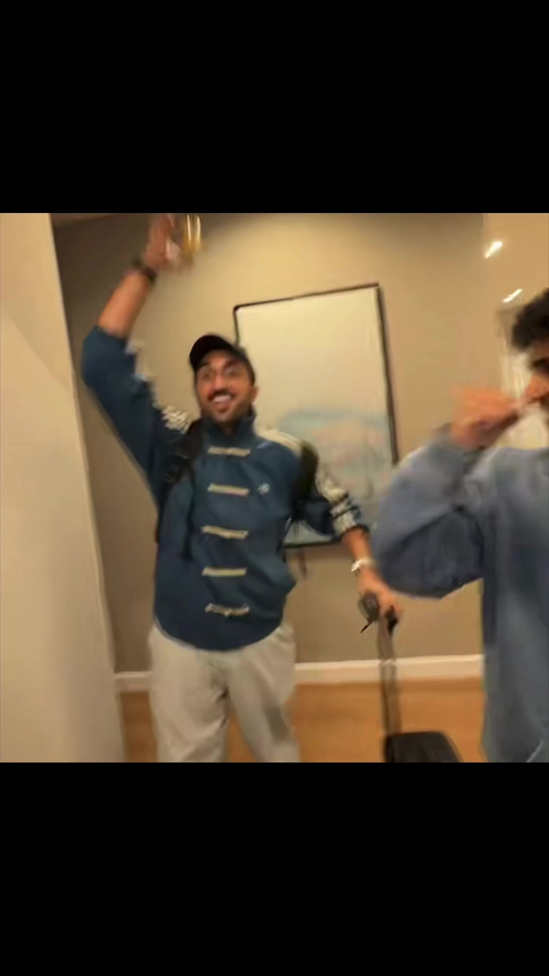 @B7R