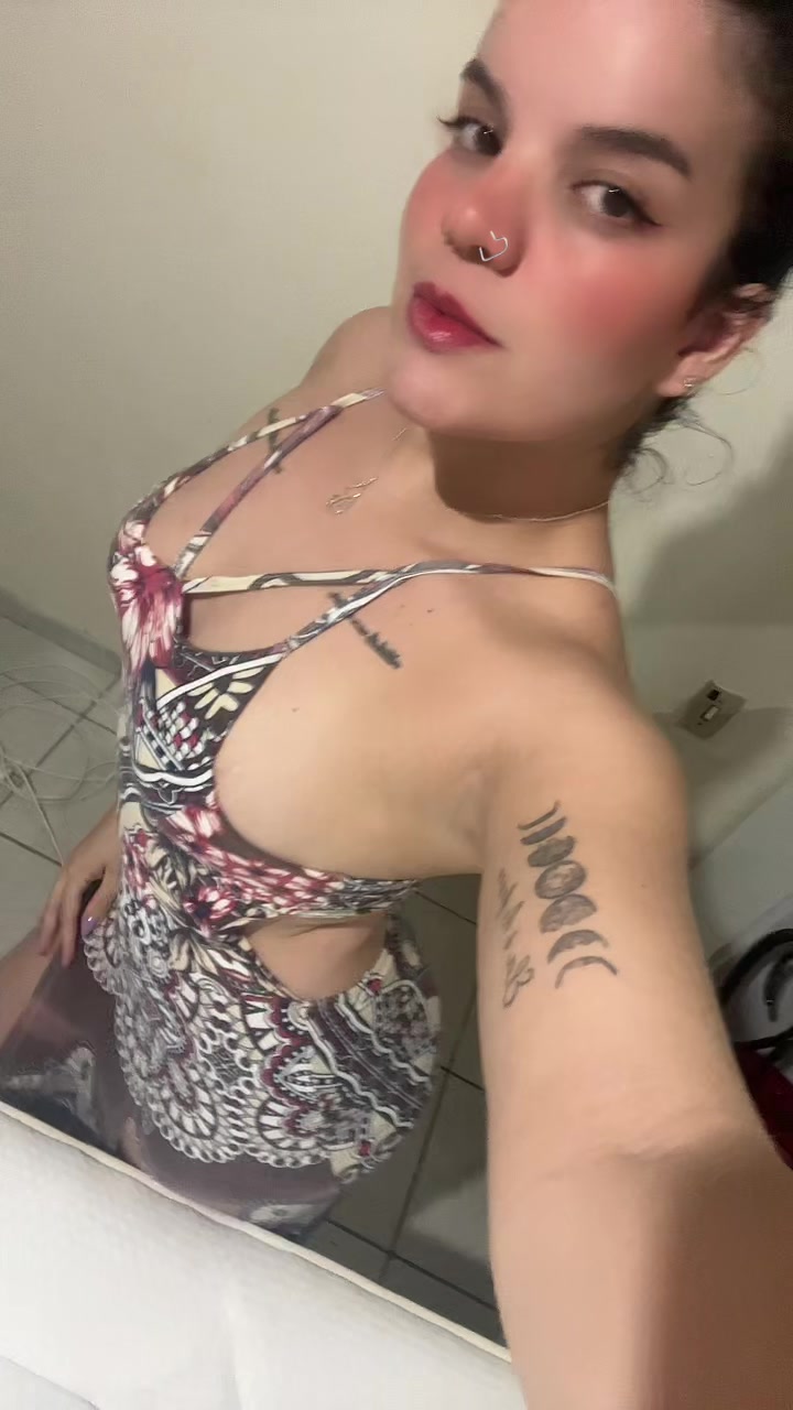 @Emilyqueiroz