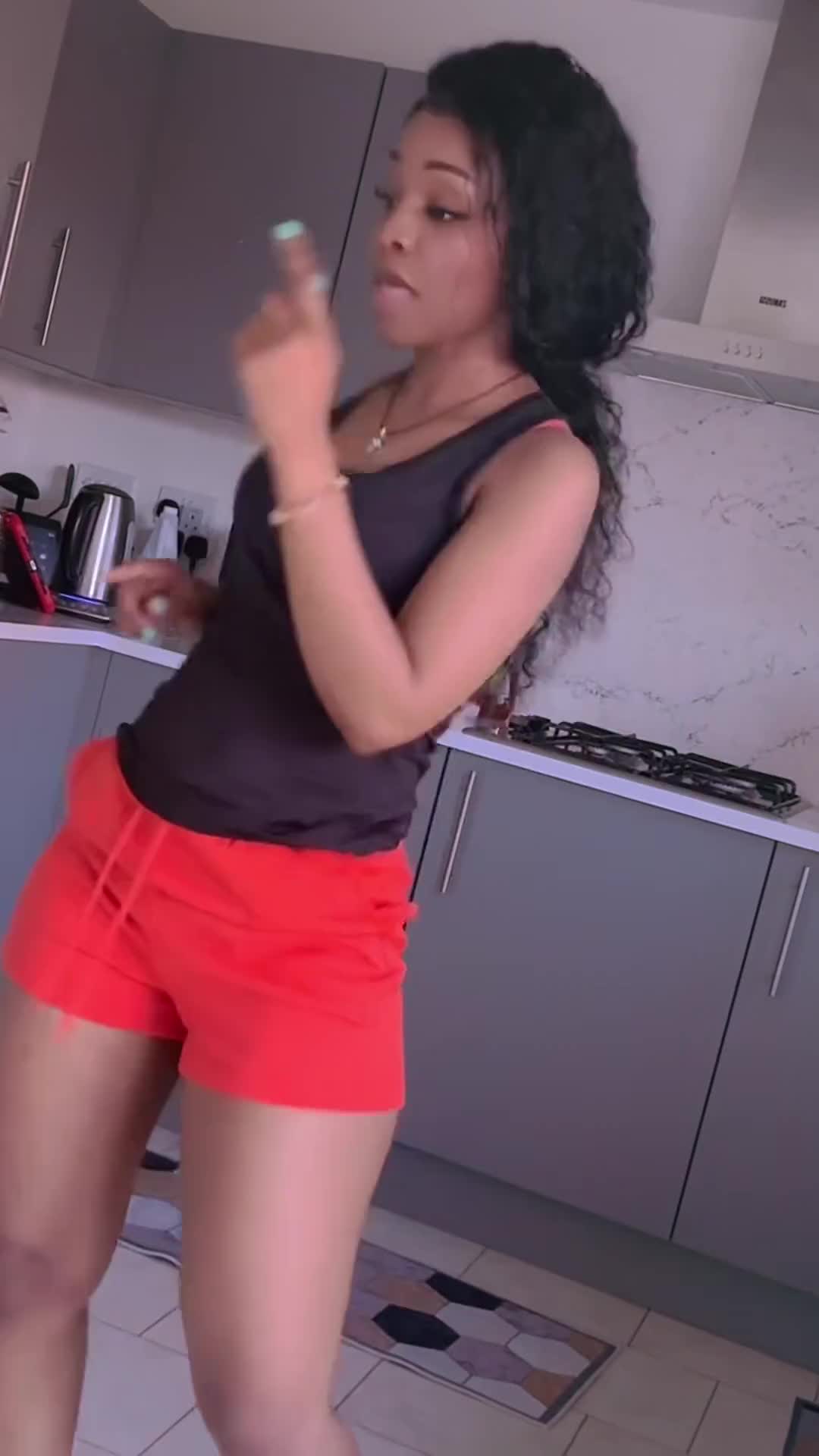 @devanhendrick