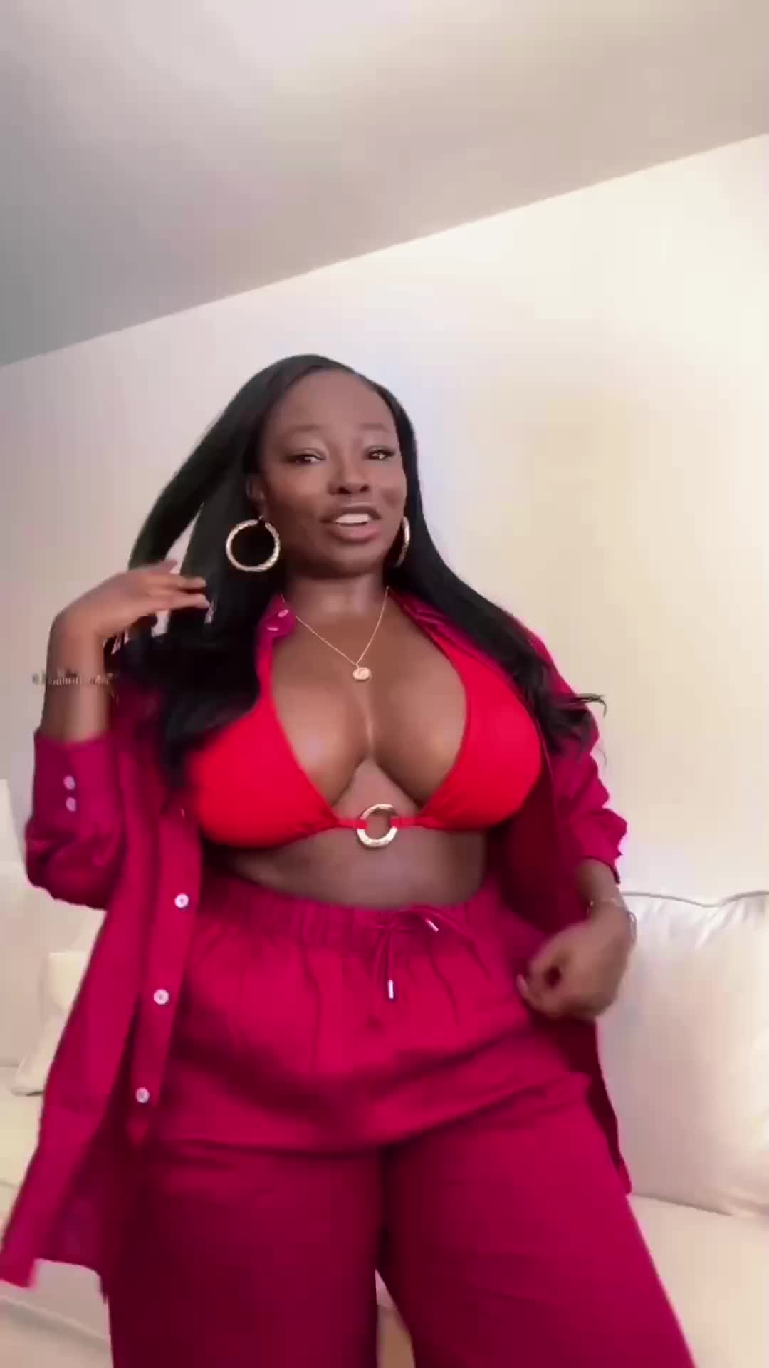 @whatabombshell