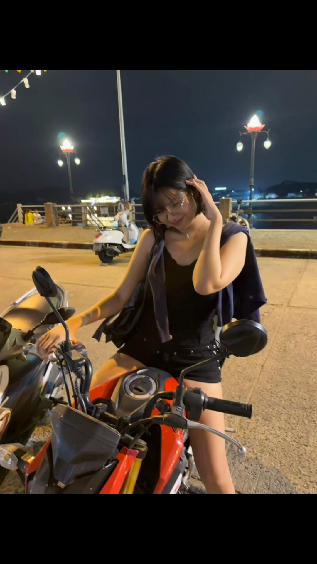@เมล่อนไม่ได้ทำปาก