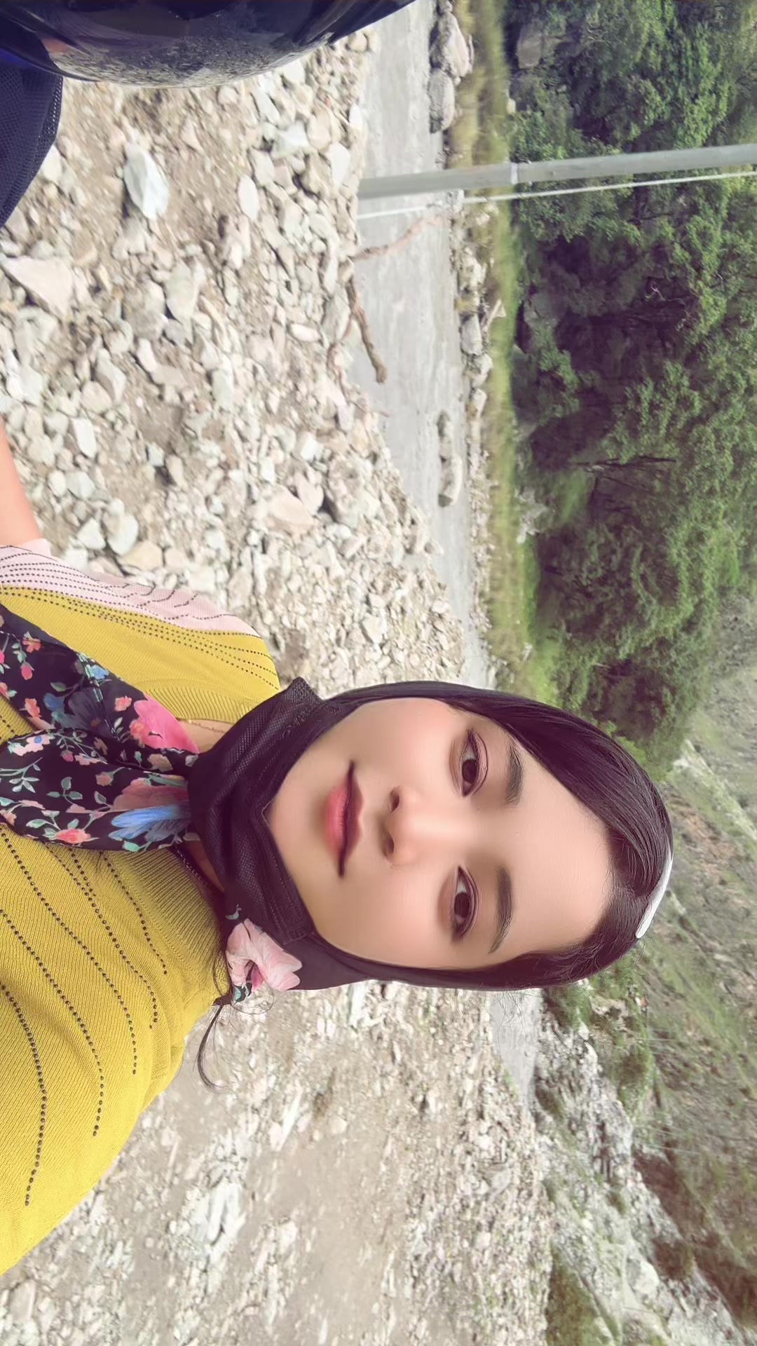 @Simran pariyar🎵