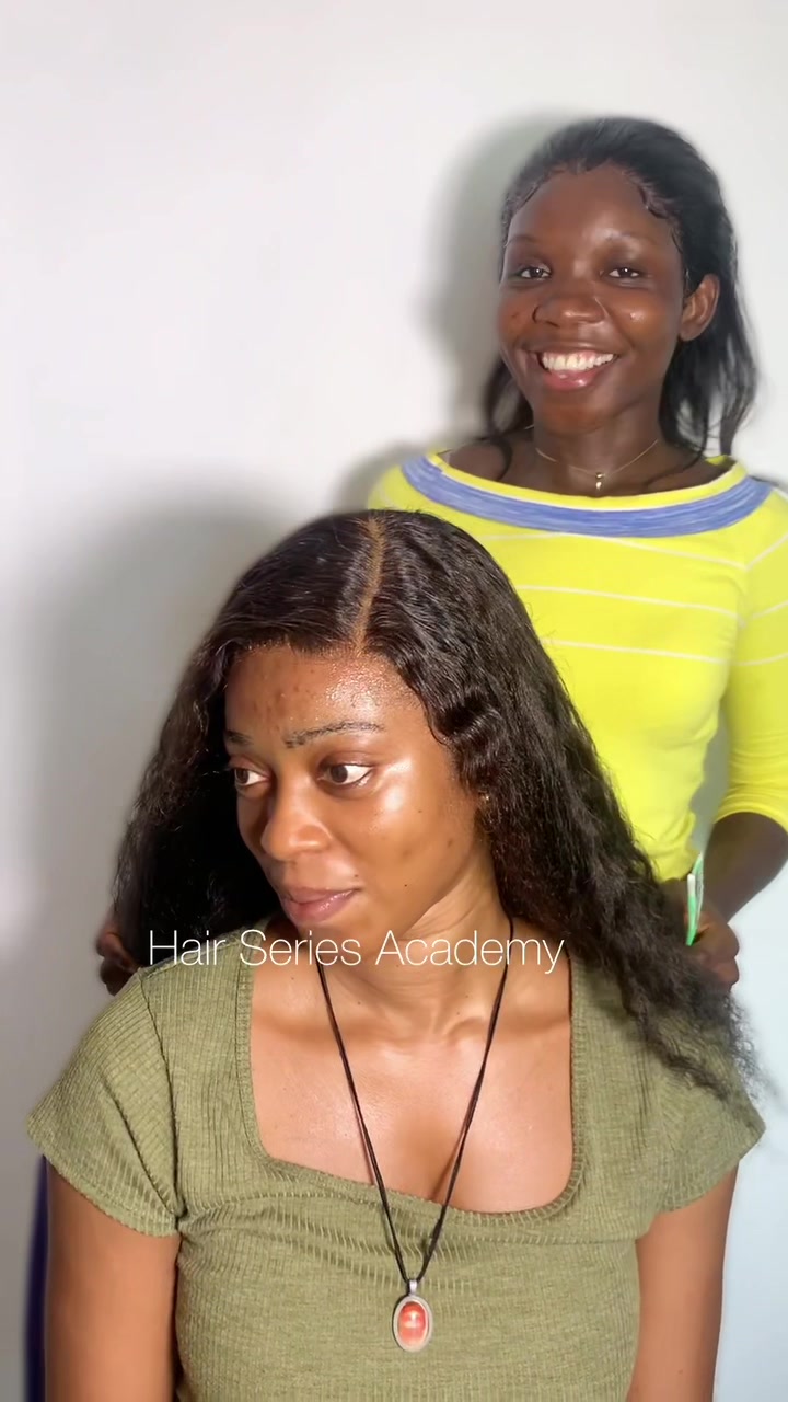 @STYLIST/ WIG TRAINER IN LAGOS