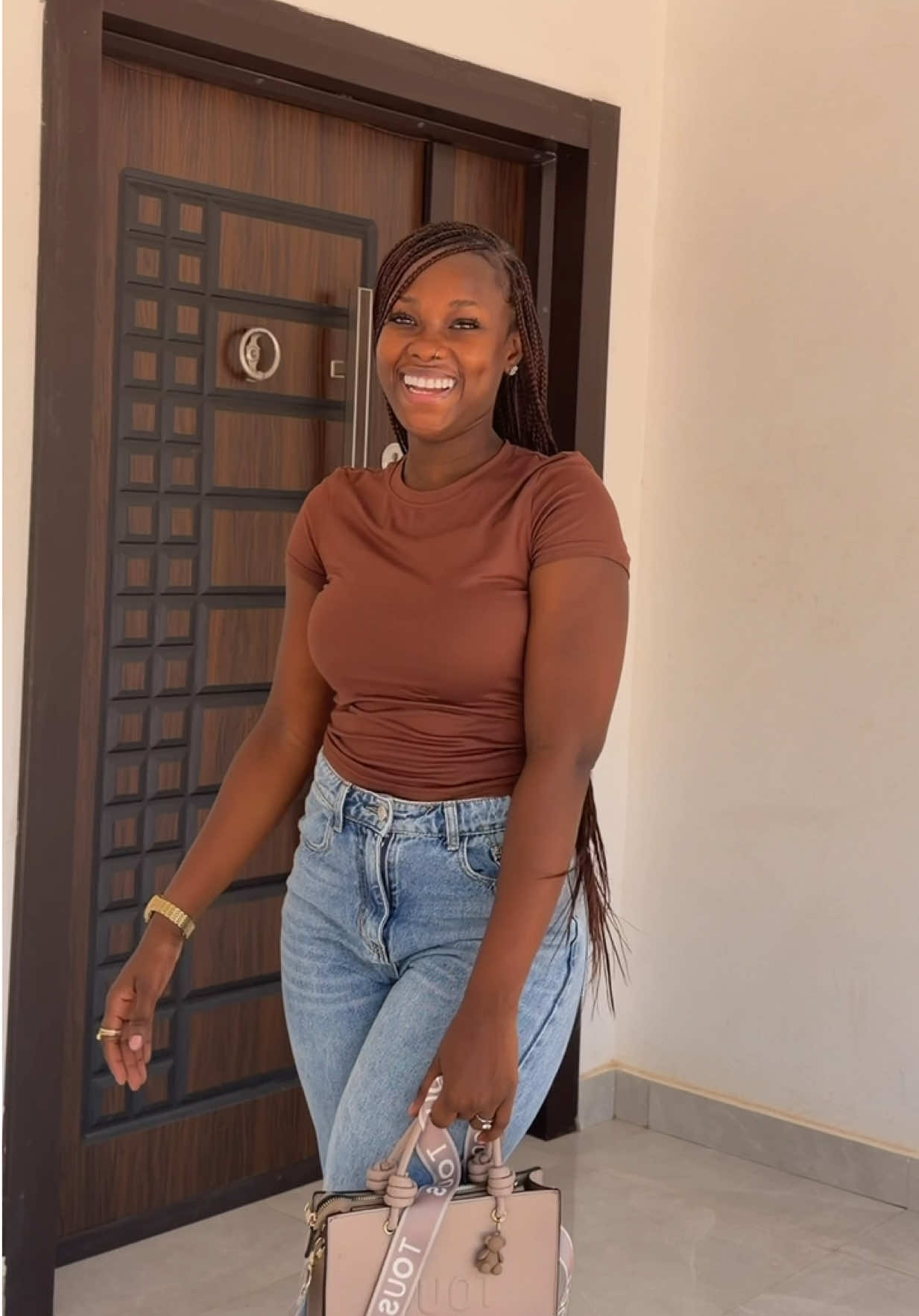 @Curvybynabou🛍️🇨🇳🇬🇲🎀