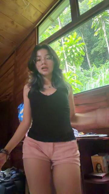 @oohlastella