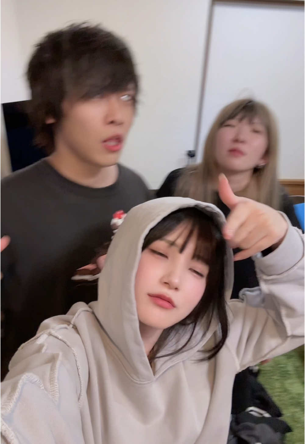 @かす