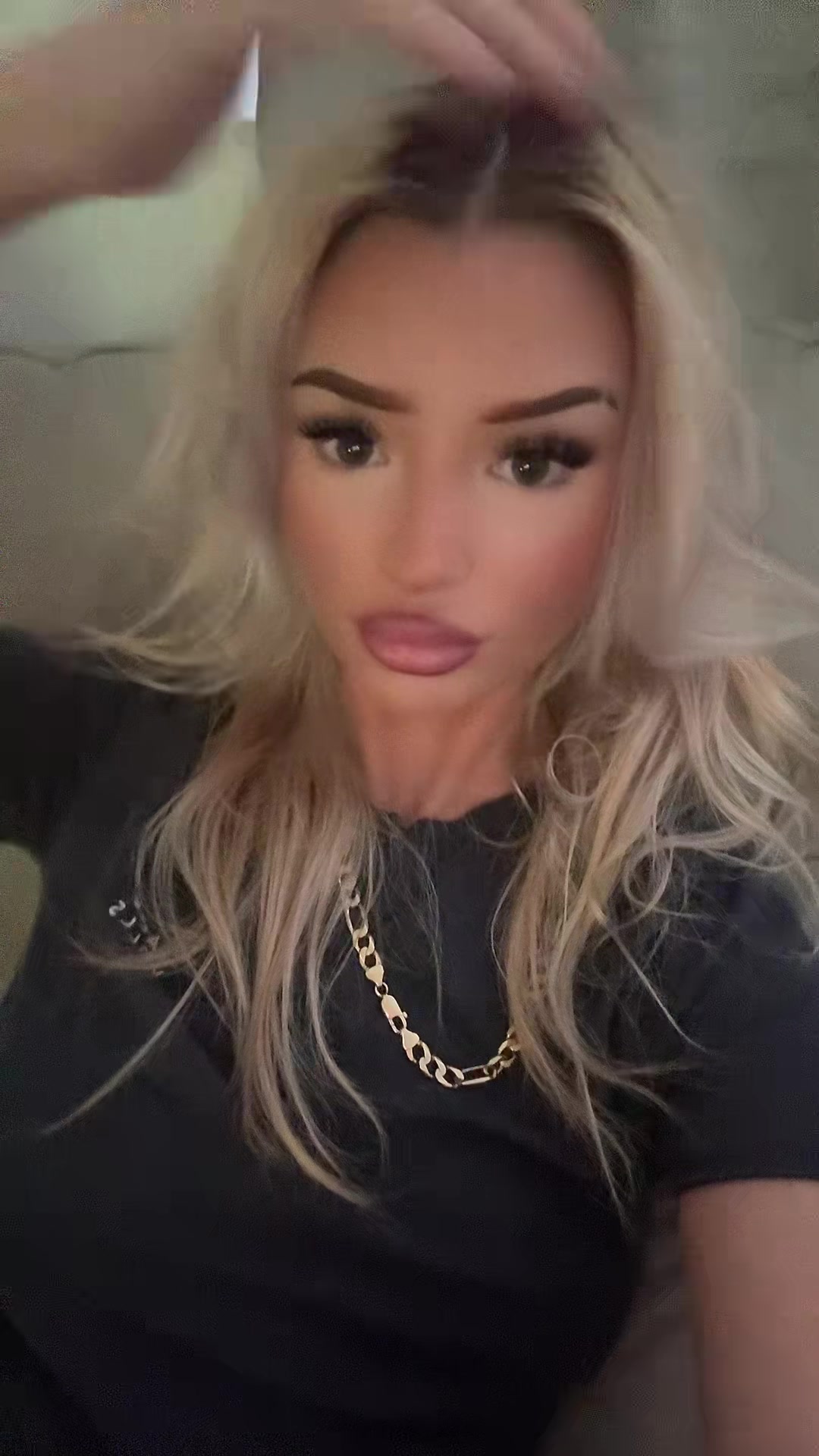 @Elliequigley