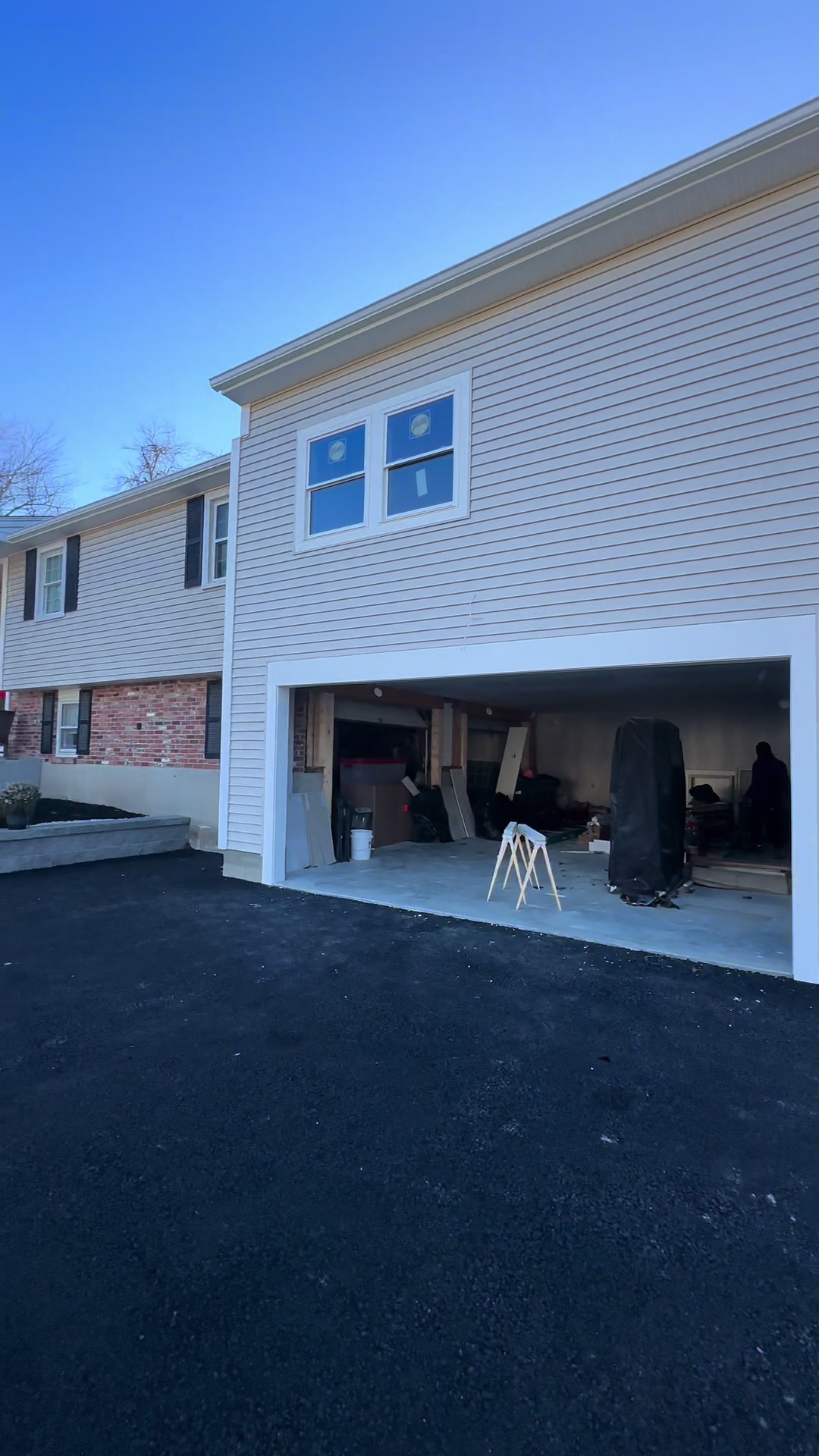 @Bella Overhead Doors LLC