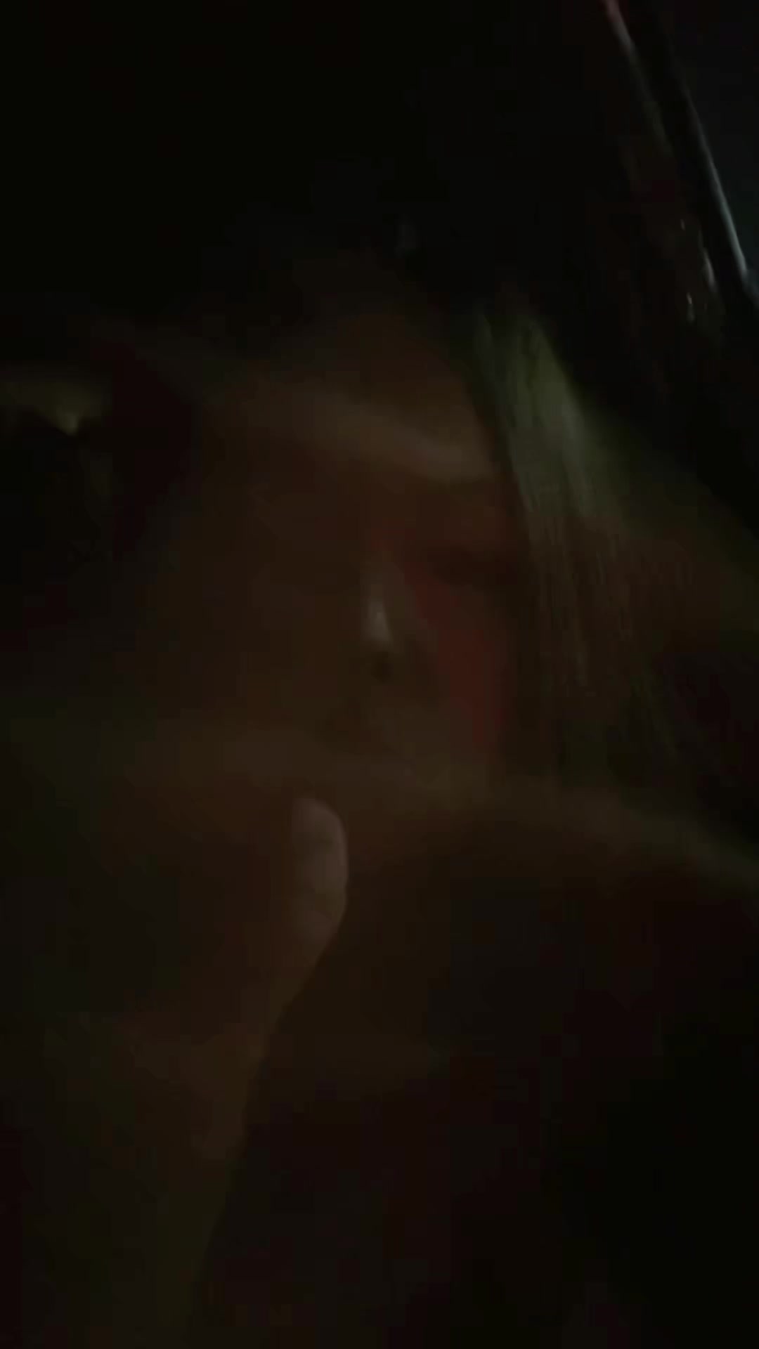 @•