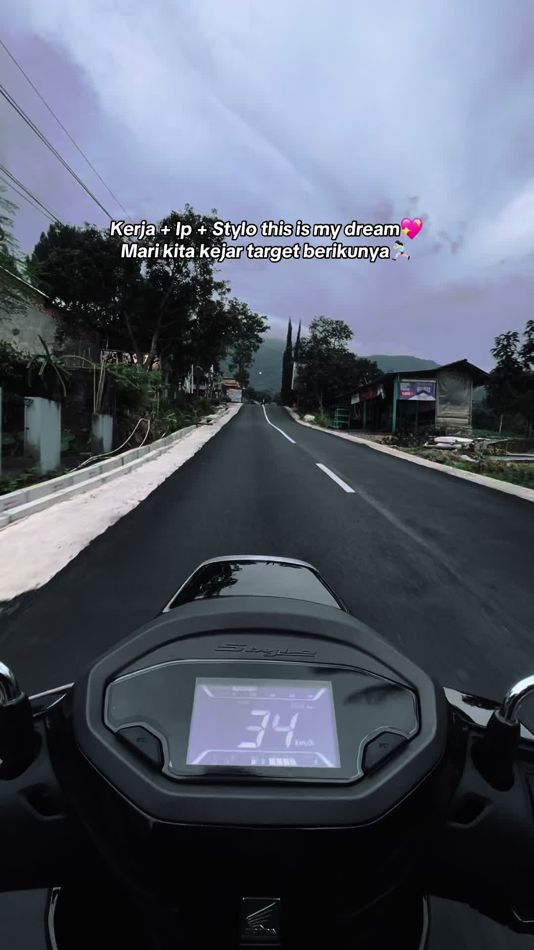 @Putriyusast