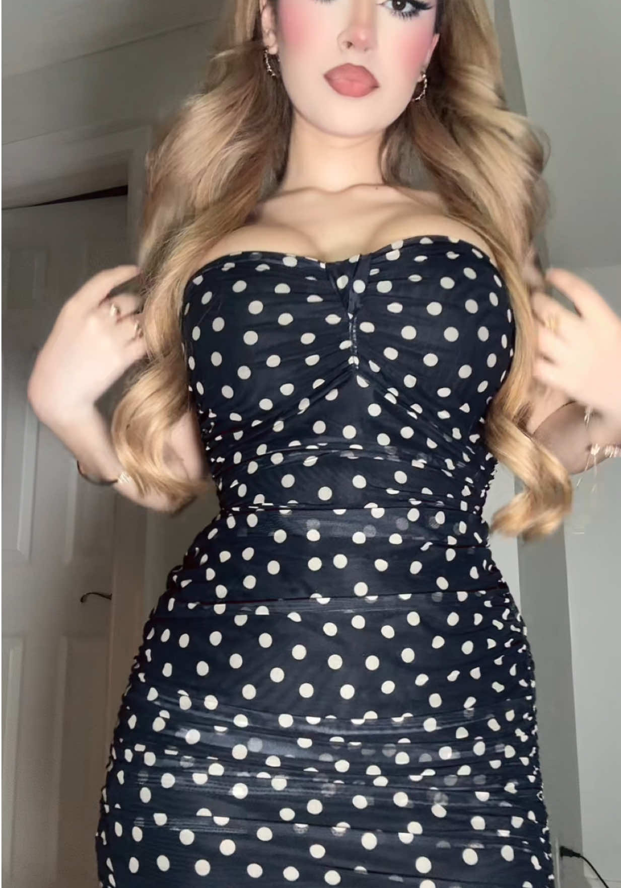 @Andrea♡‧₊˚