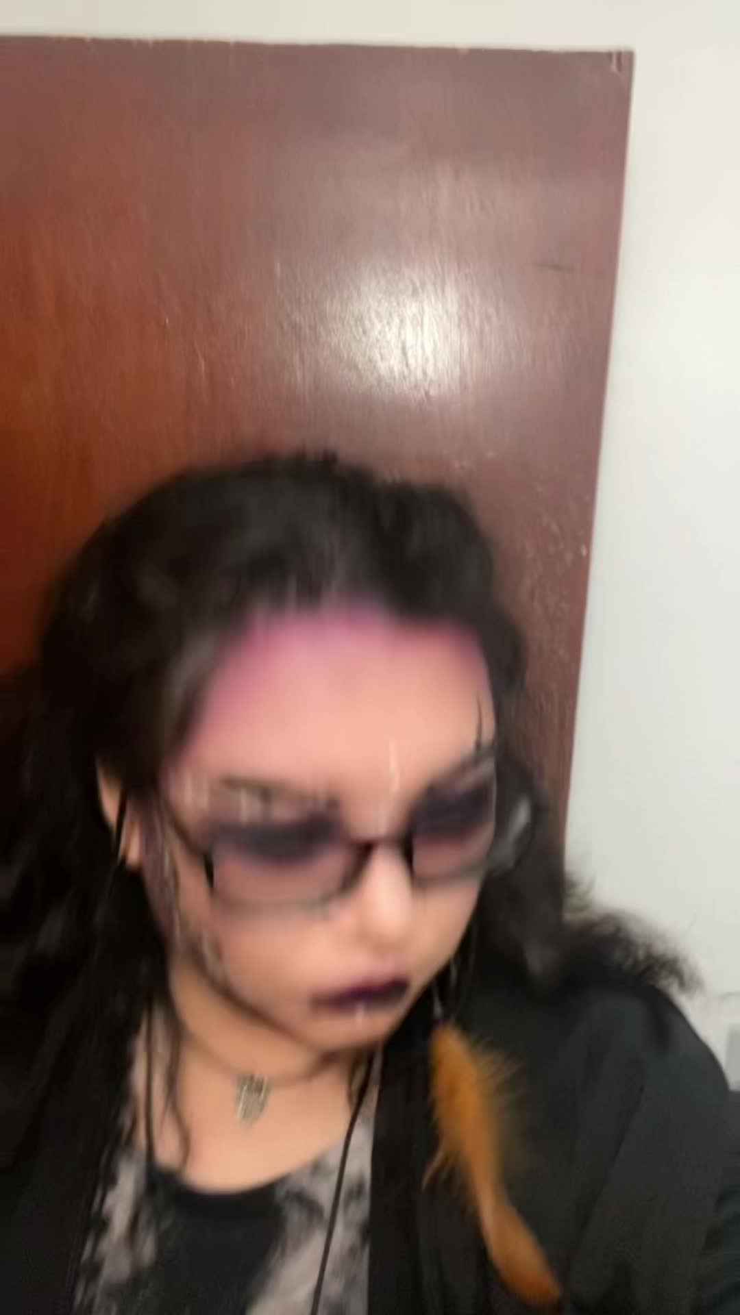 @AshWilliams58