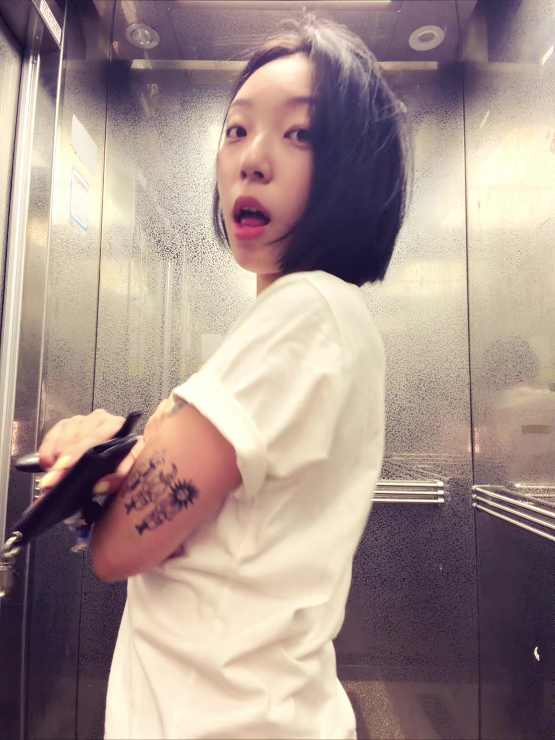 @지우