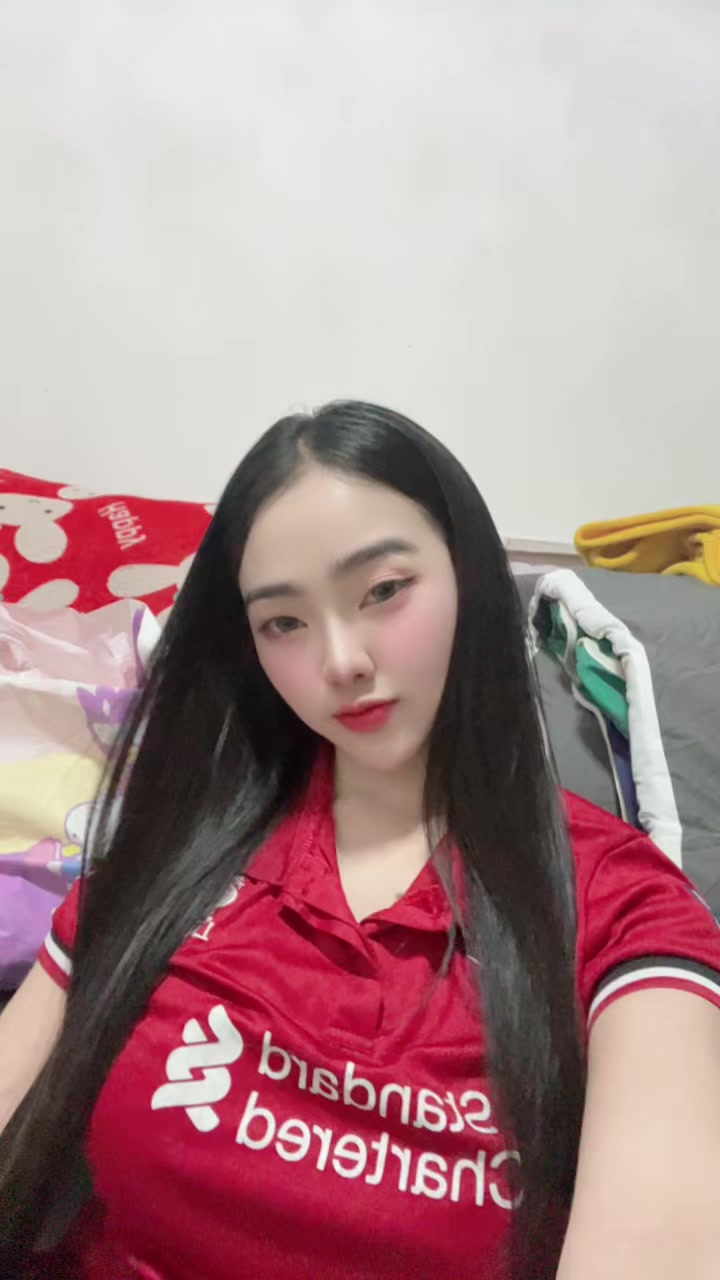 @Praewwee