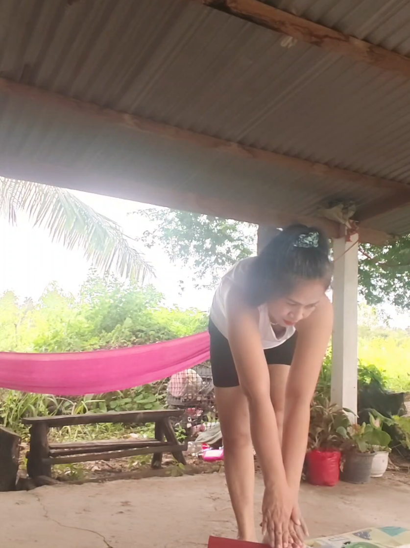 @อีส บ้านนามือใหม่ปั้นหุ่น
