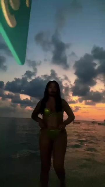 @Bella