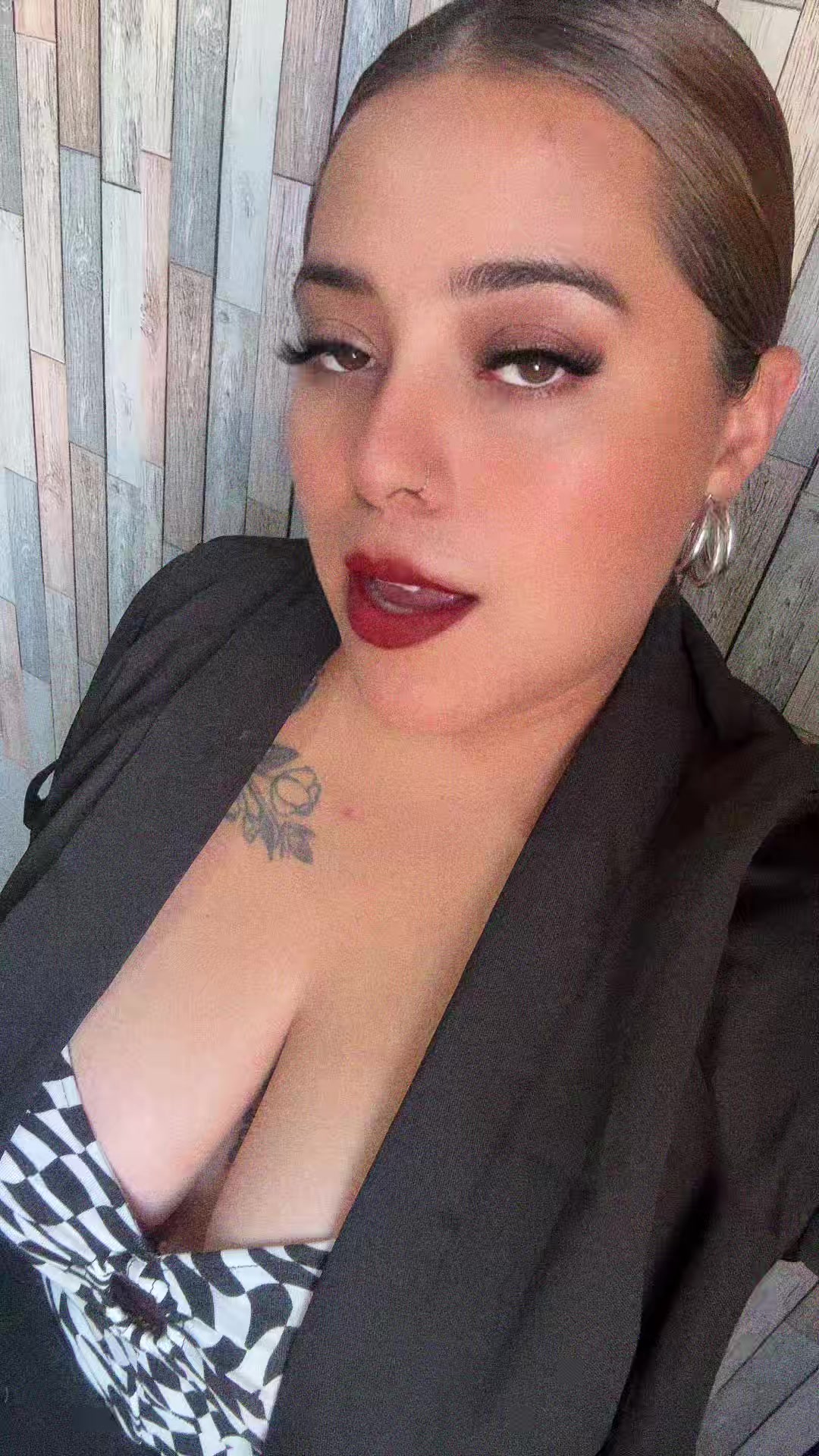@Lin Vazquez