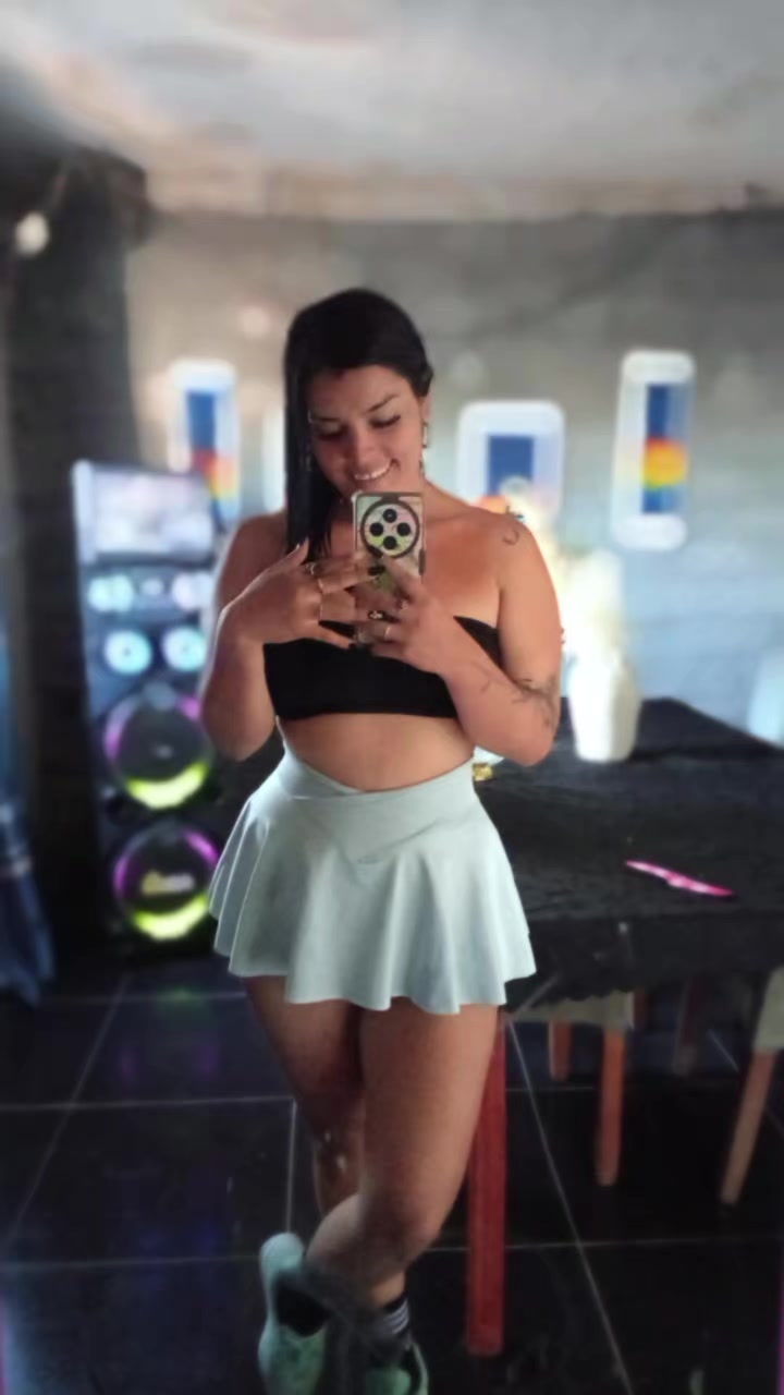 @lauraazar