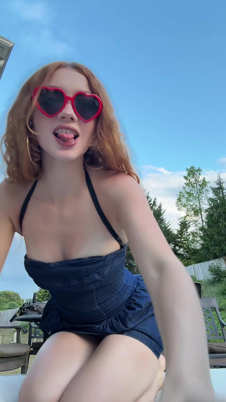 @🐰