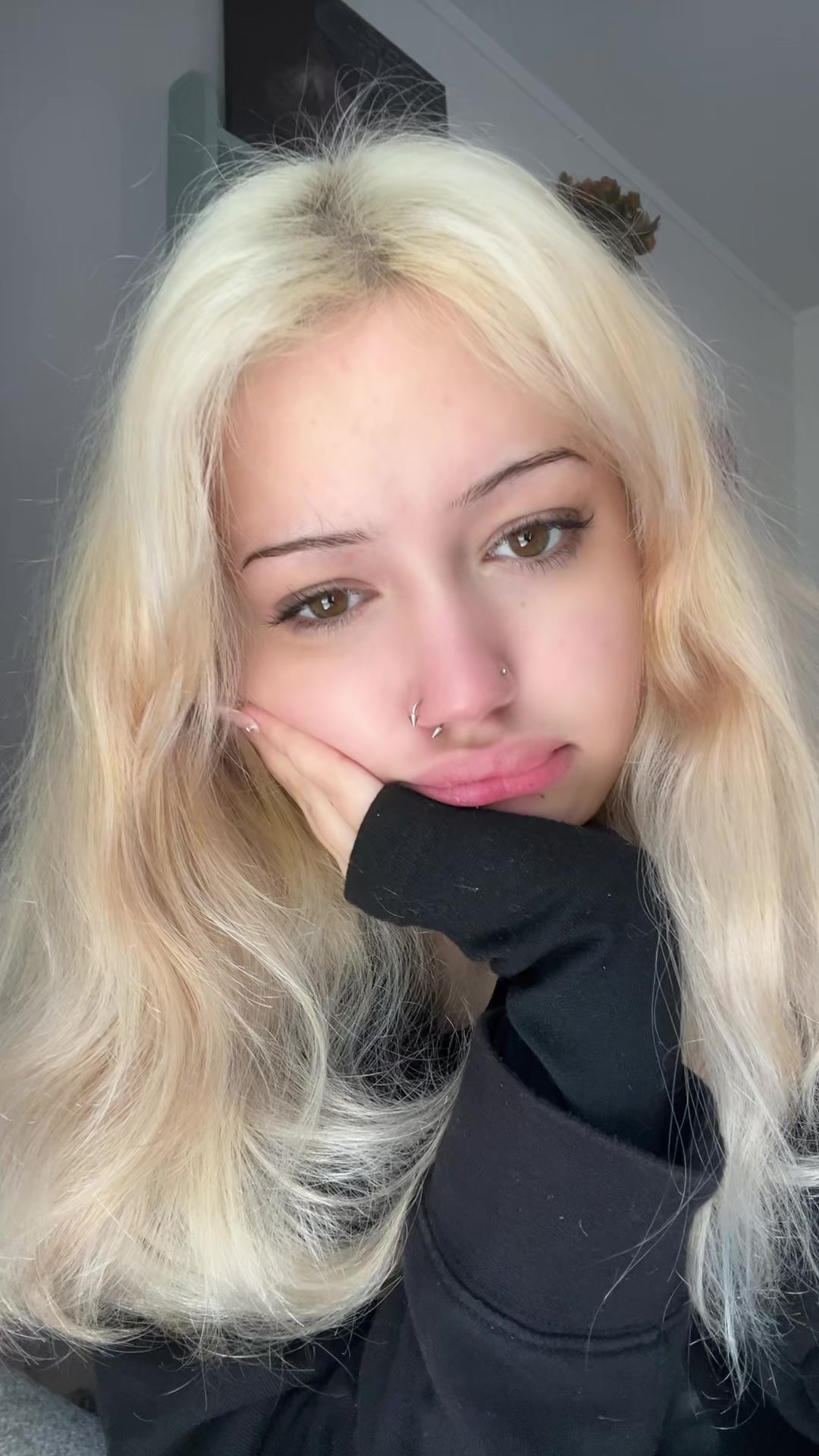 @lolarosee