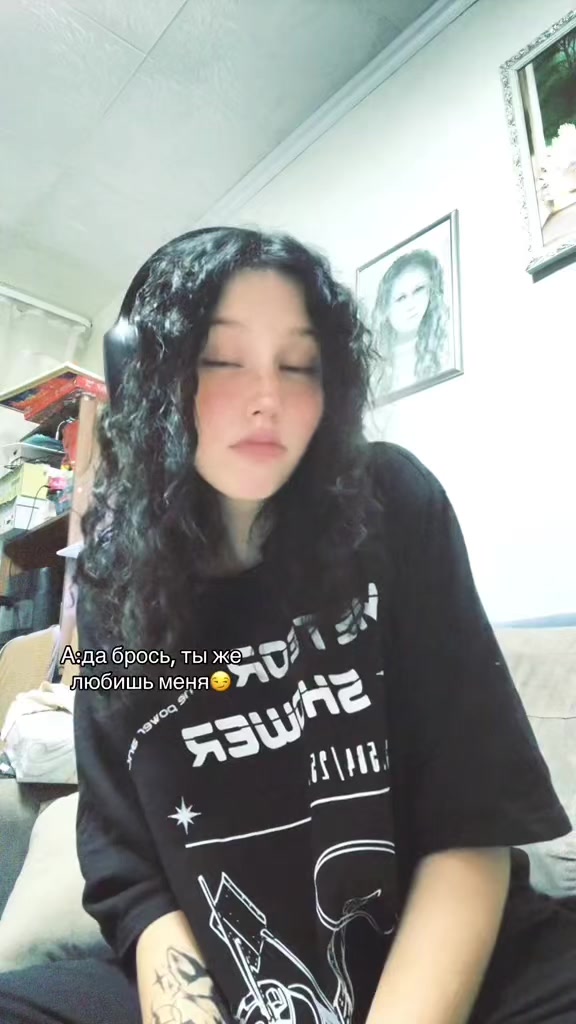 @^•^