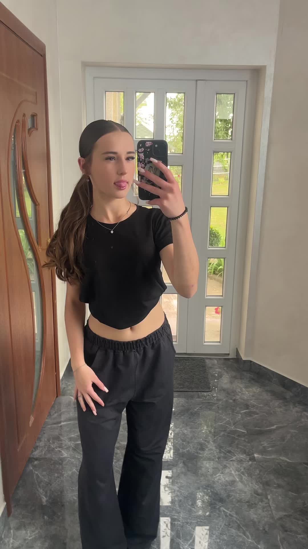 @nadia.