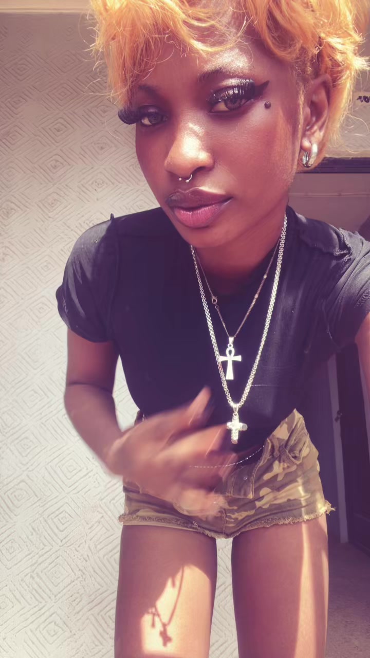 @️5&rsquo;8 sexy ALPHA FEMALE 🙂&zwj;↕️