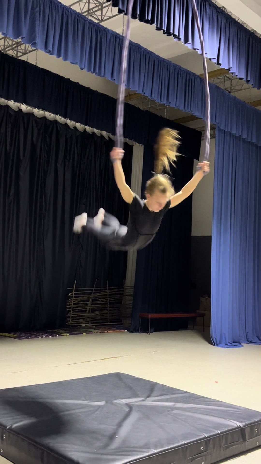 @Aerial monk studio