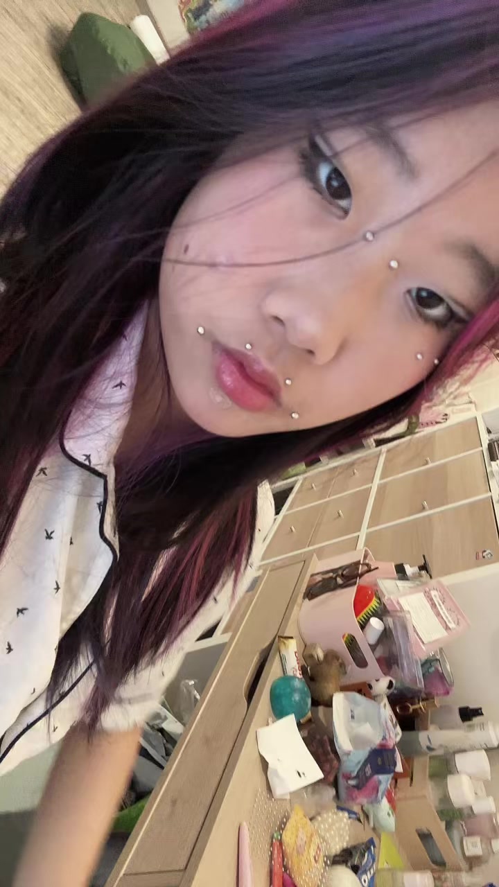 @𝒽ℴ𝓁ℯ𝓇ℴ𝒸𝒽𝓀𝒶