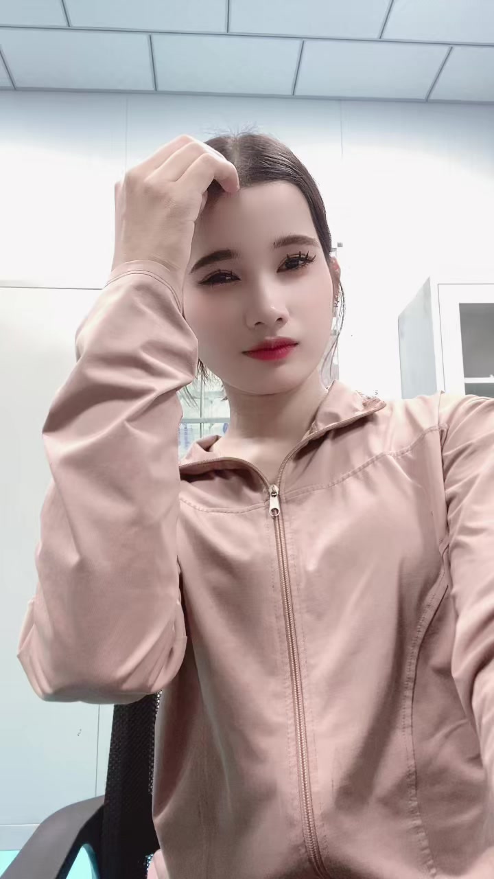 @ស្ដេចផុសប្រចាំស្រុកខ្មែរ😈