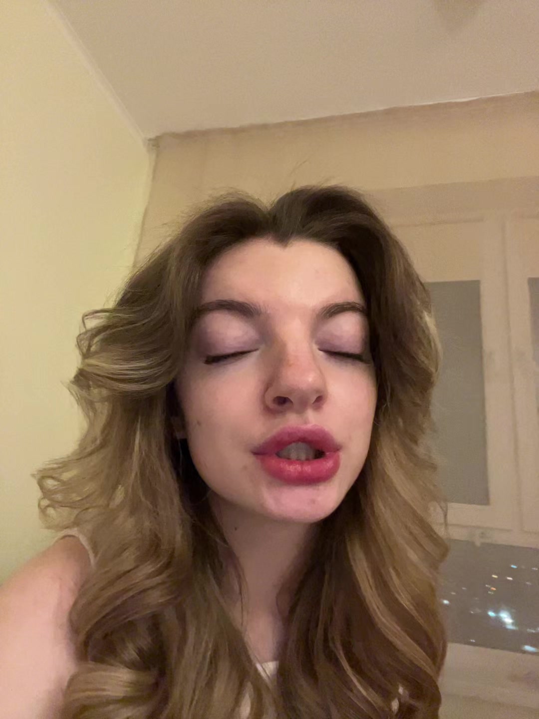 @nikaa