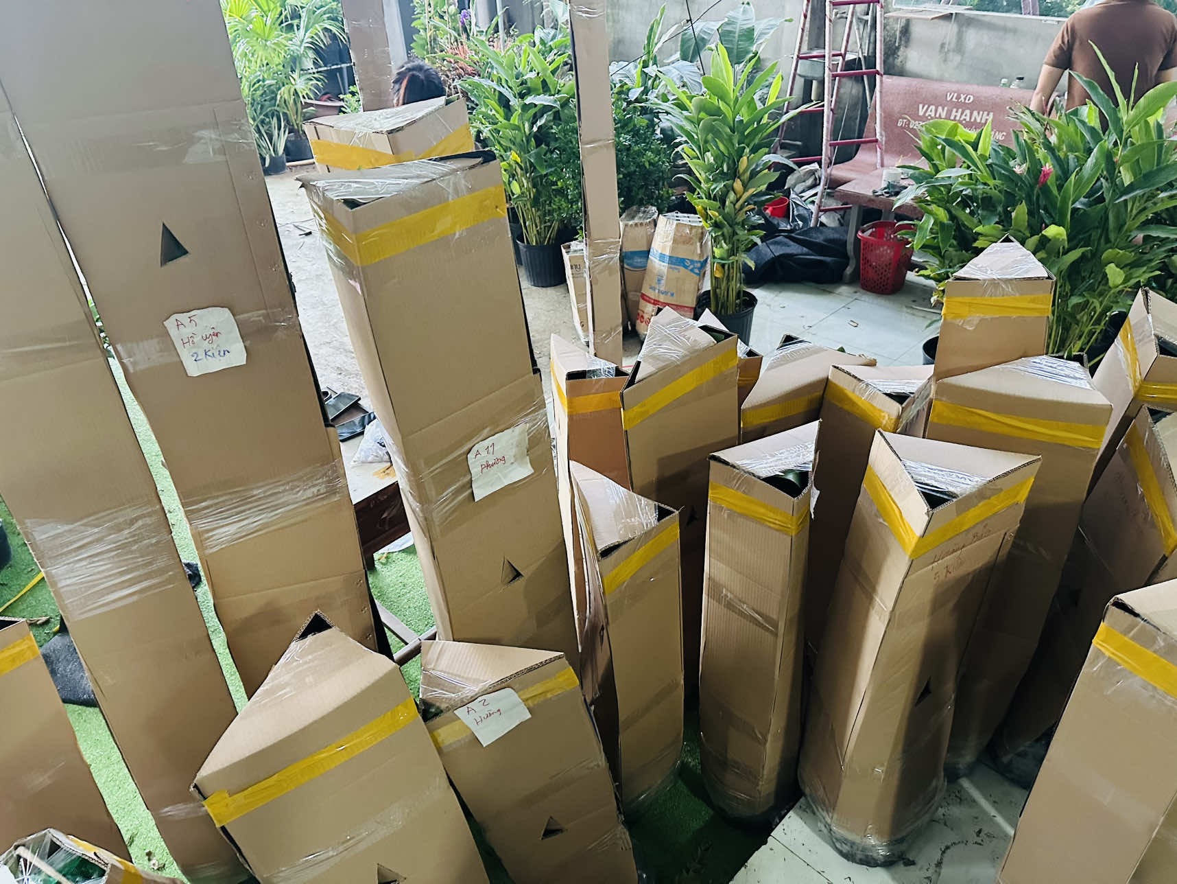 @Tiệm L&aacute; Nhỏ