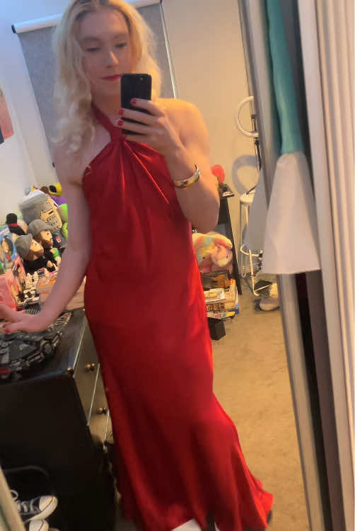 @Foxy_femboy