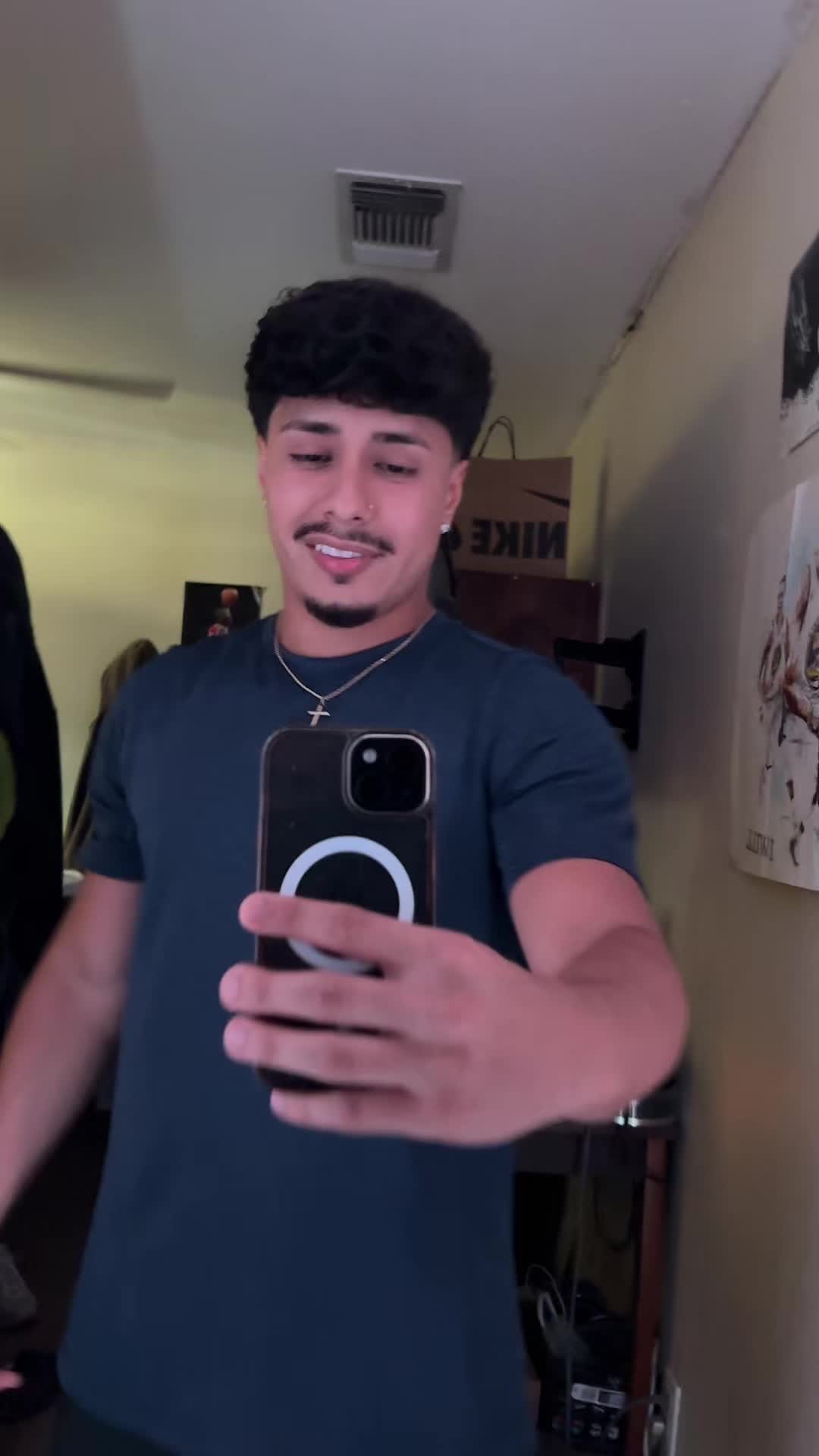 @😁