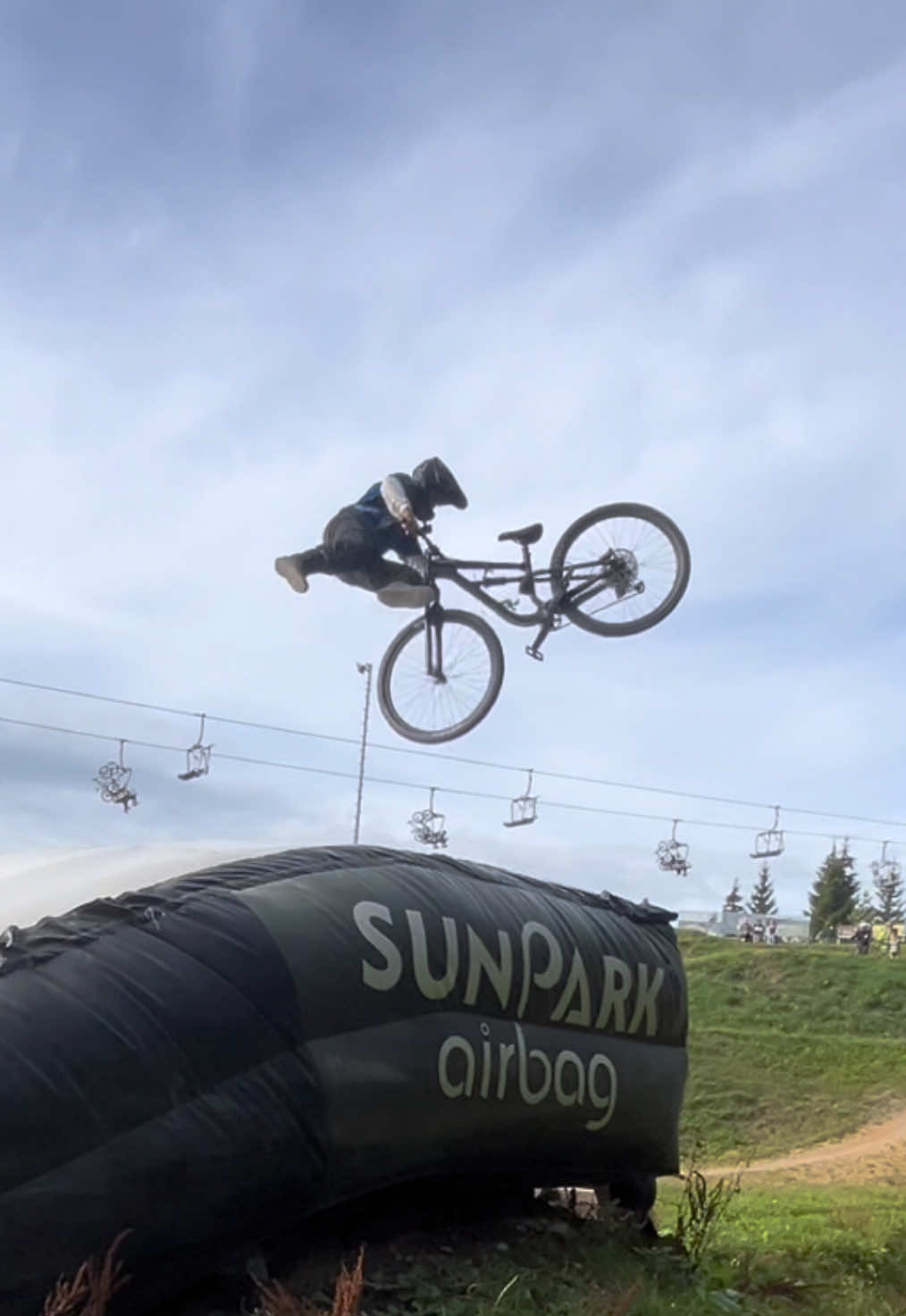 @Johnnyschmidt_mtb
