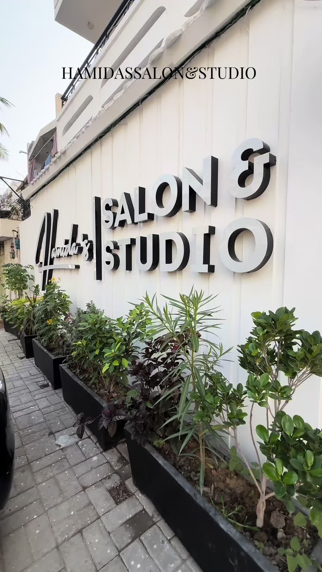 @Hamidassalon&studio