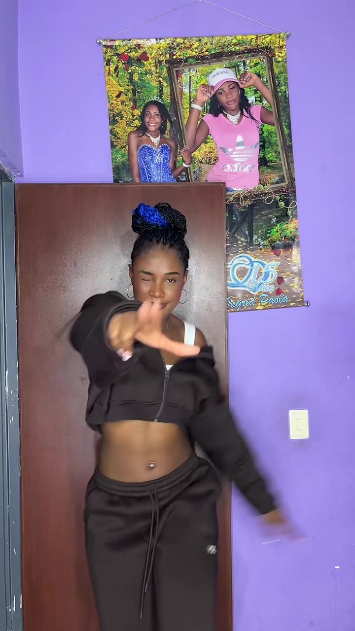 @🦋