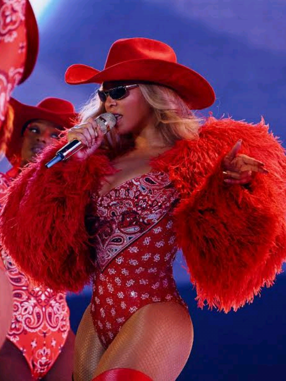 @Alineyonc&eacute;