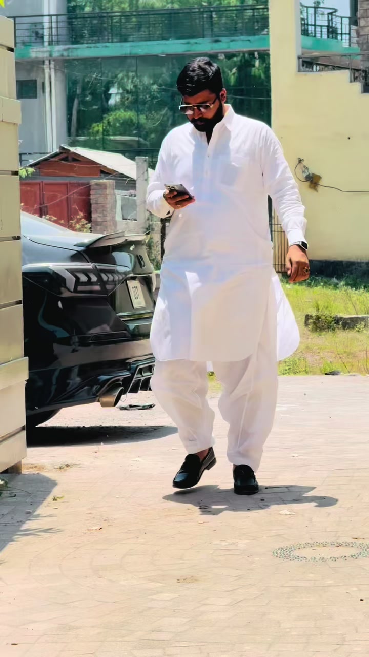 @Haji Moon Gujjar👑