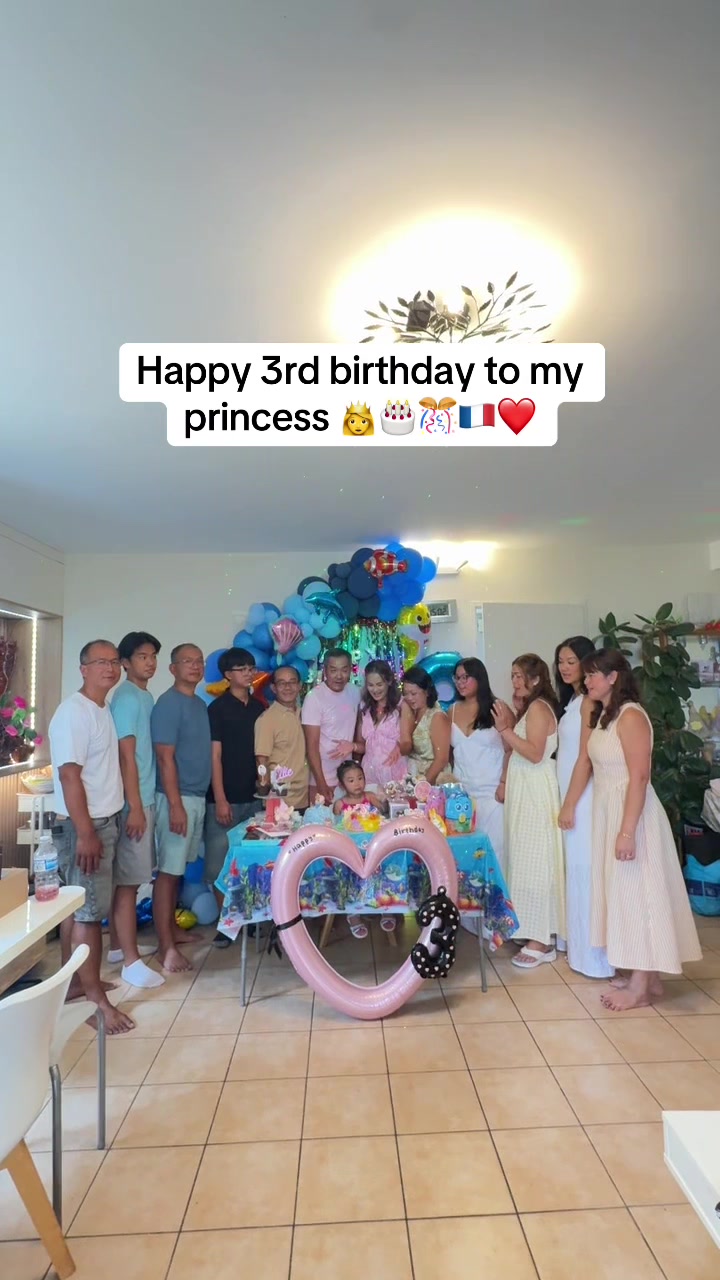@Ellen Ellie 🇺🇸🇰🇭